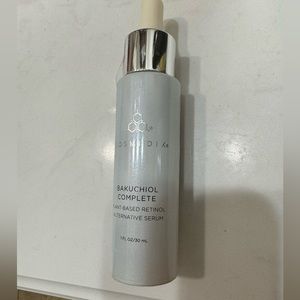 NWT Cosmetix retinol Bakuchoil complete plant based serum